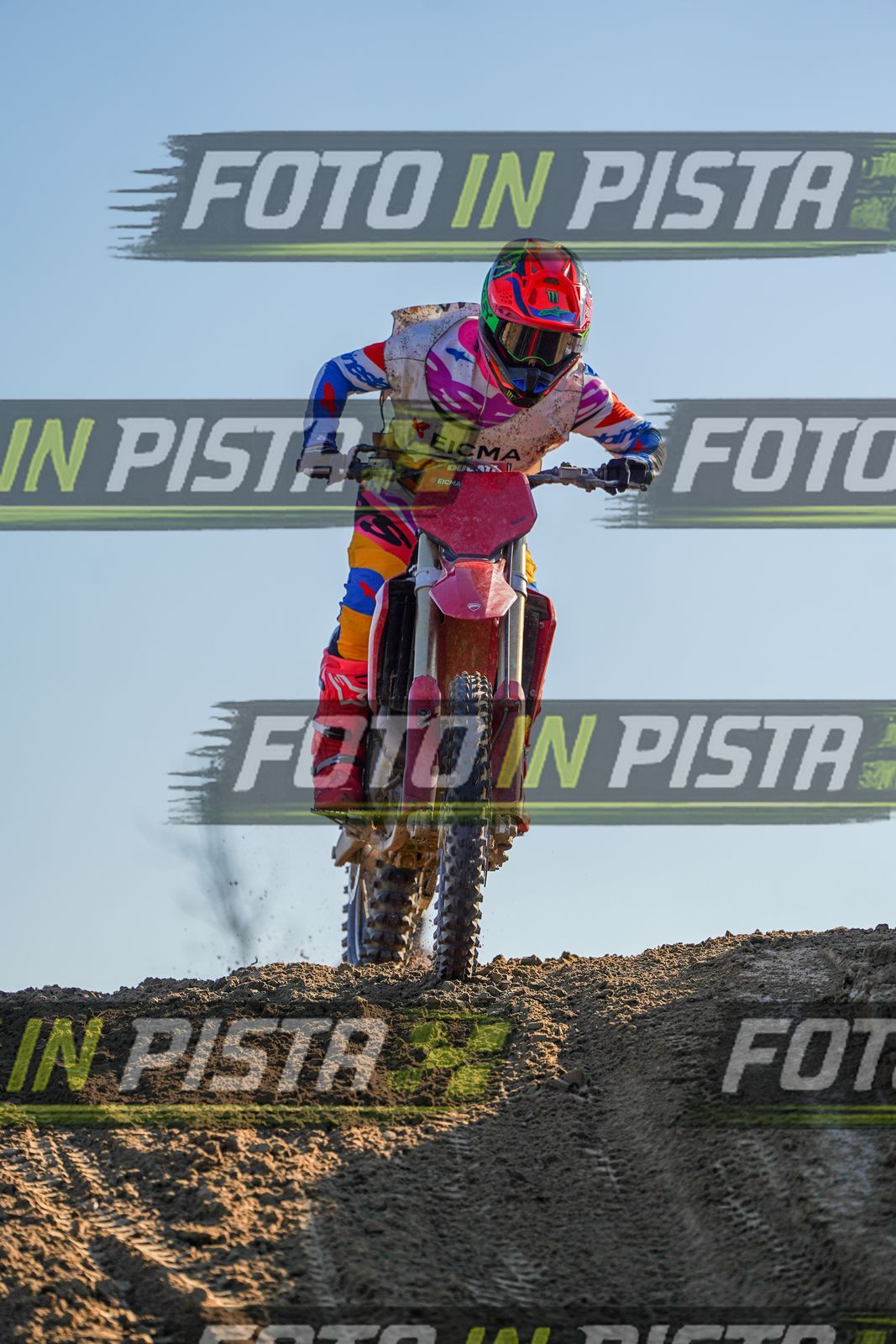 EICMA 19-09 17:00-18:00 · DOS01270