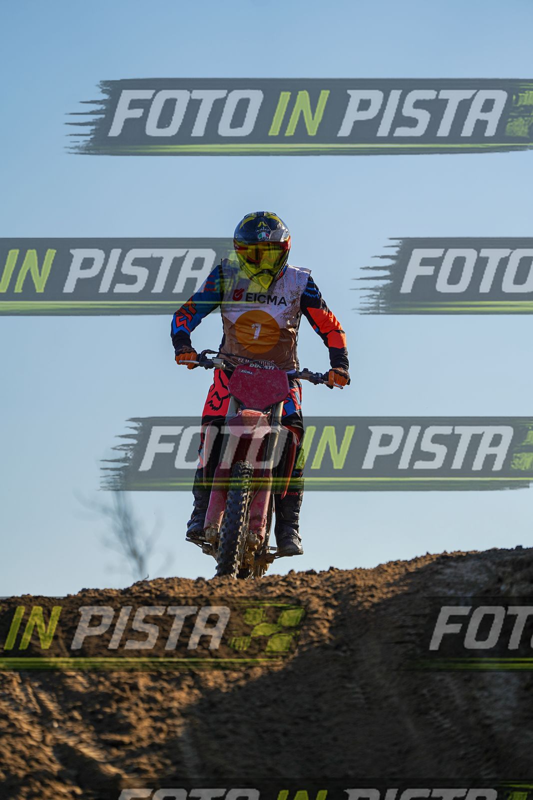 EICMA 19-09 17:00-18:00 · DOS01274