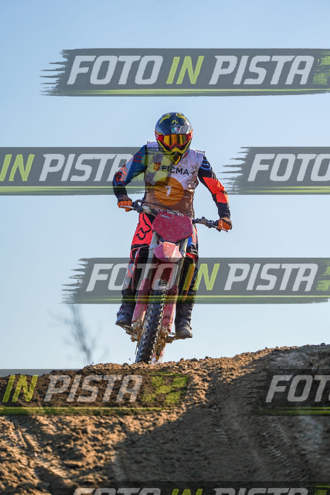 EICMA 19-09 17:00-18:00 · DOS01275