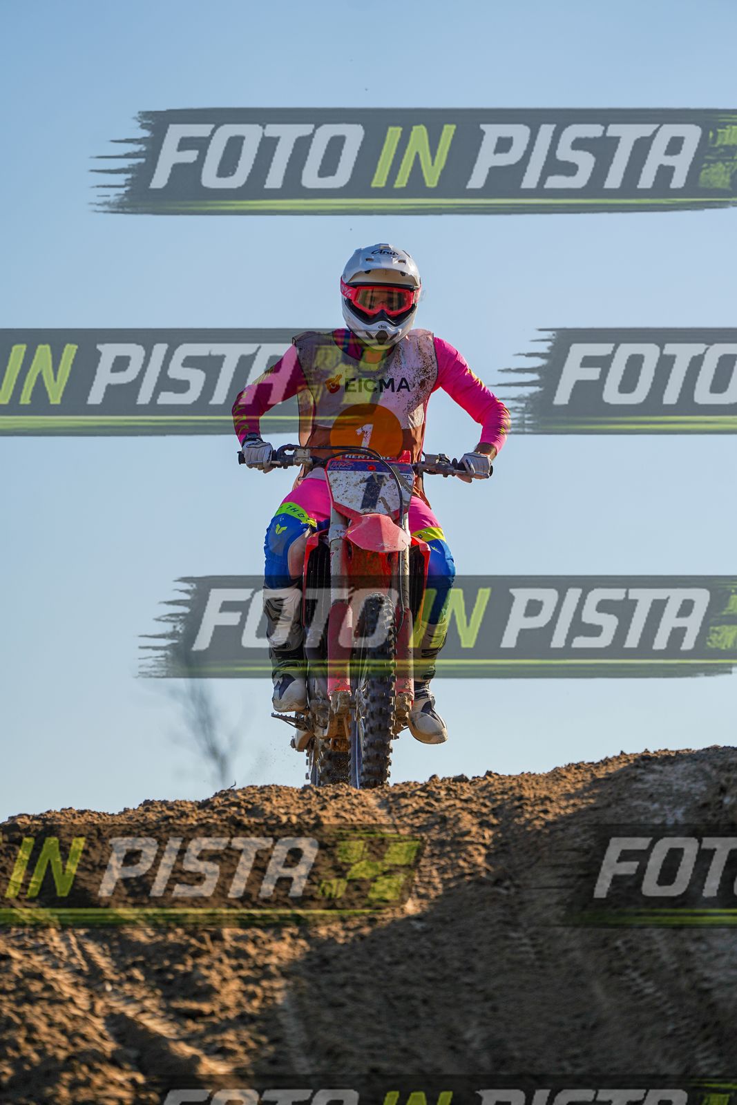 EICMA 19-09 17:00-18:00 · DOS01277