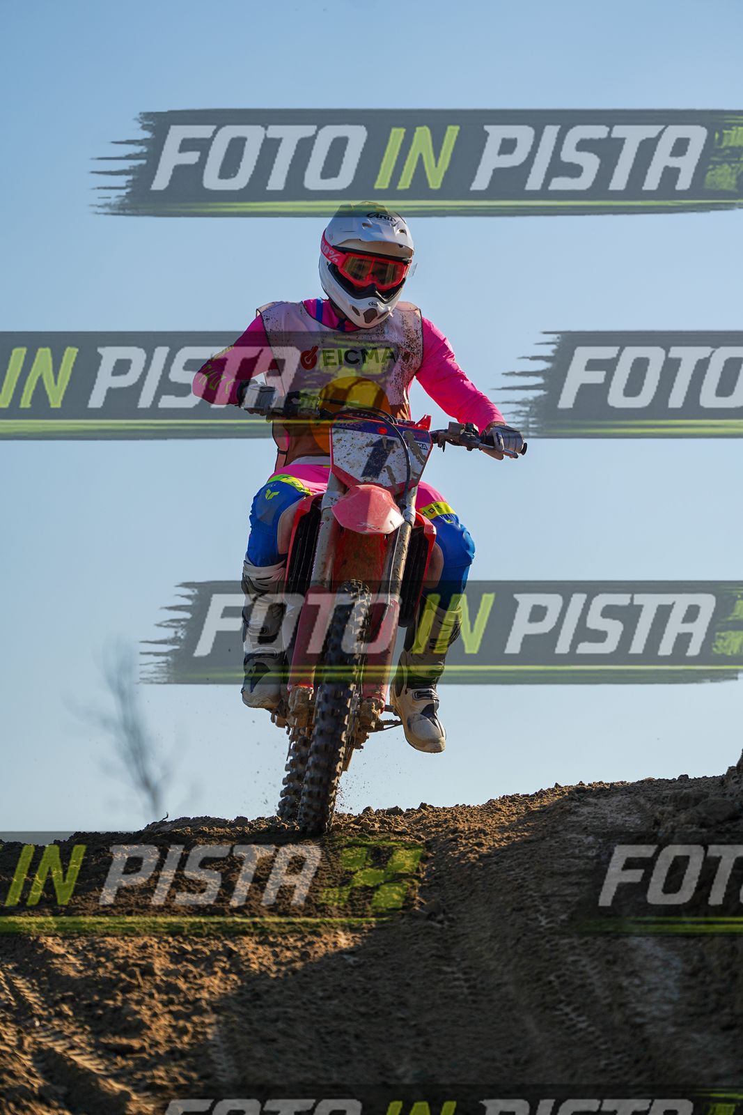 EICMA 19-09 17:00-18:00 · DOS01279