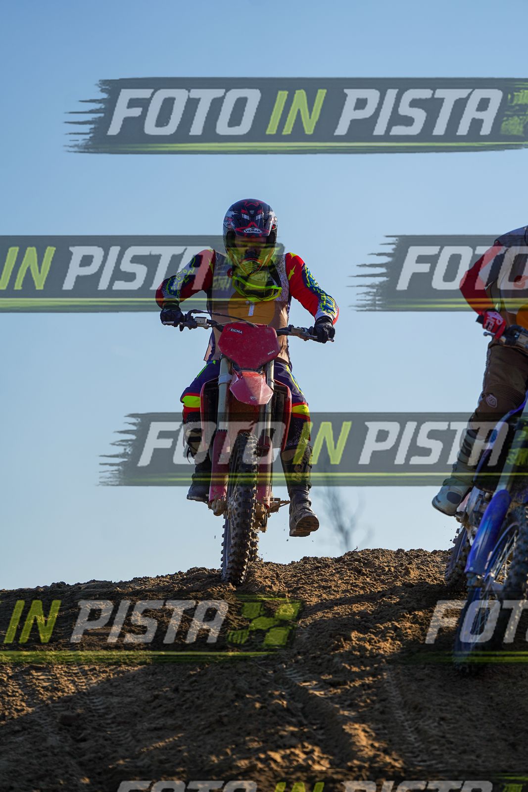 EICMA 19-09 17:00-18:00 · DOS01284