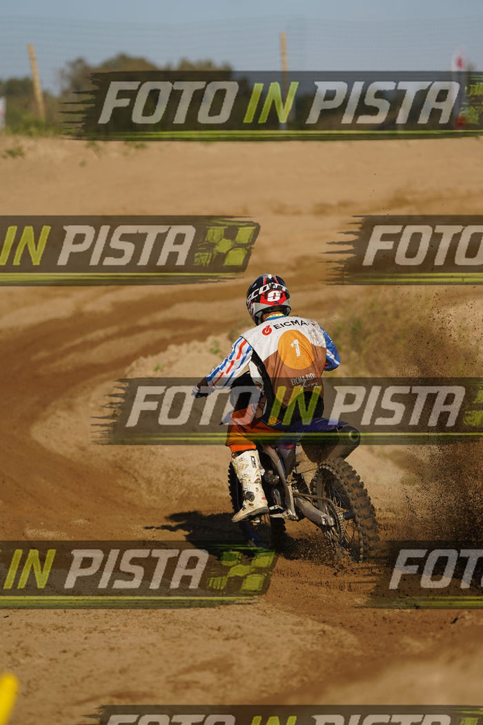 EICMA 19-09 17:00-18:00 · DOS01317