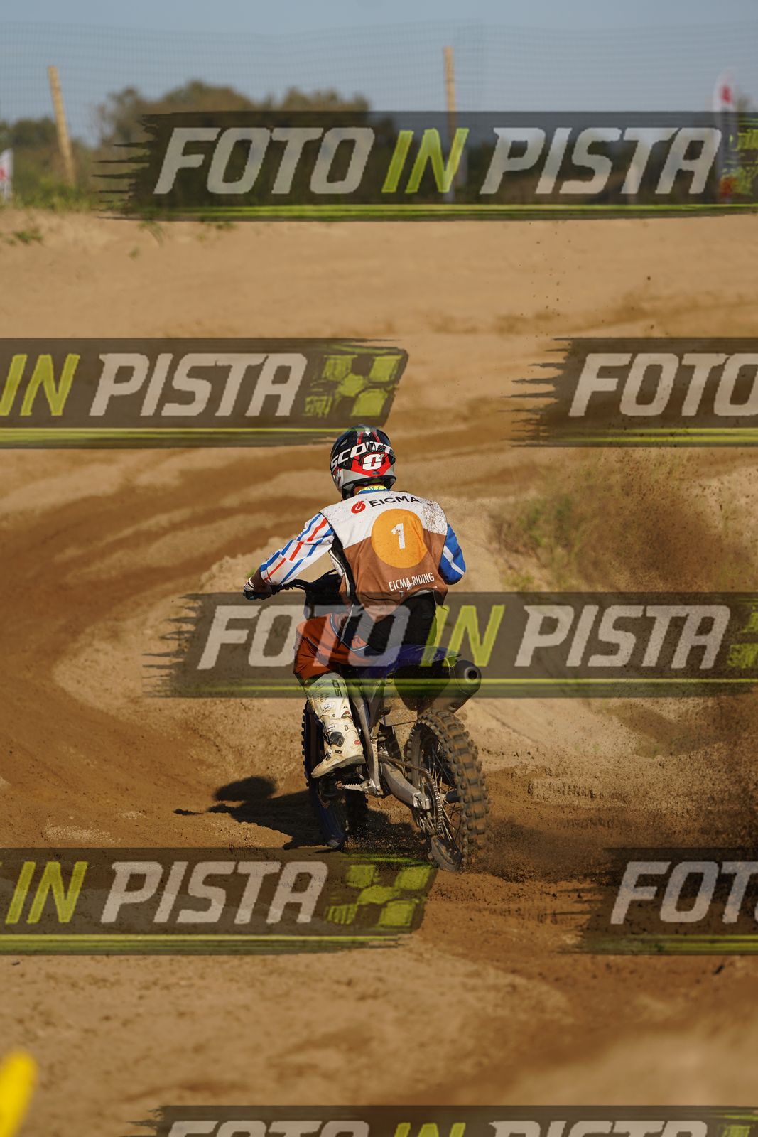 EICMA 19-09 17:00-18:00 · DOS01318
