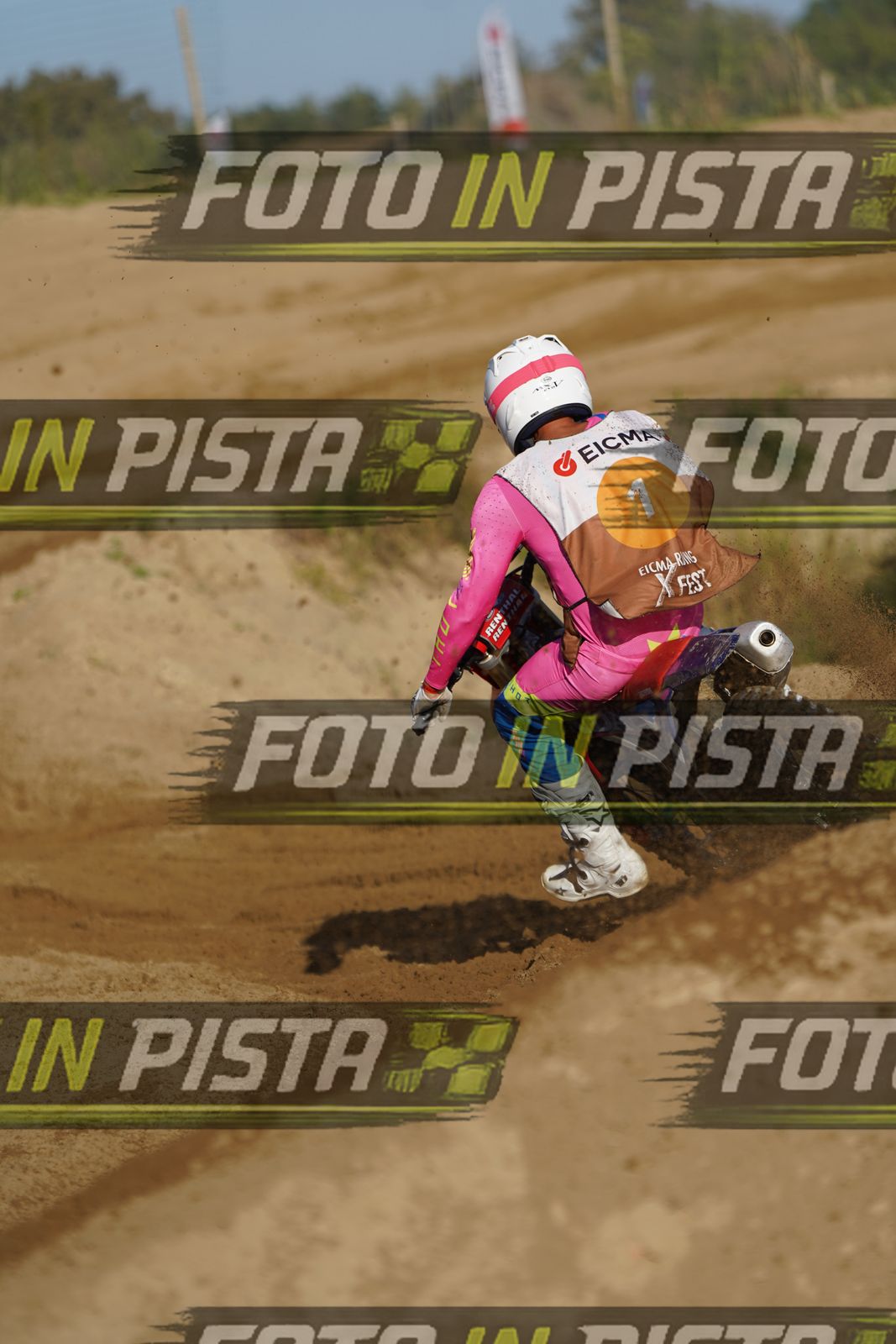 EICMA 19-09 17:00-18:00 · DOS01322