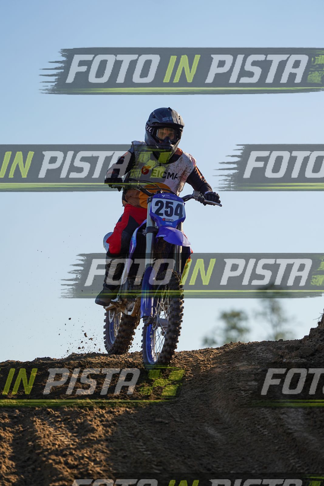 EICMA 19-09 17:00-18:00 · DOS01351