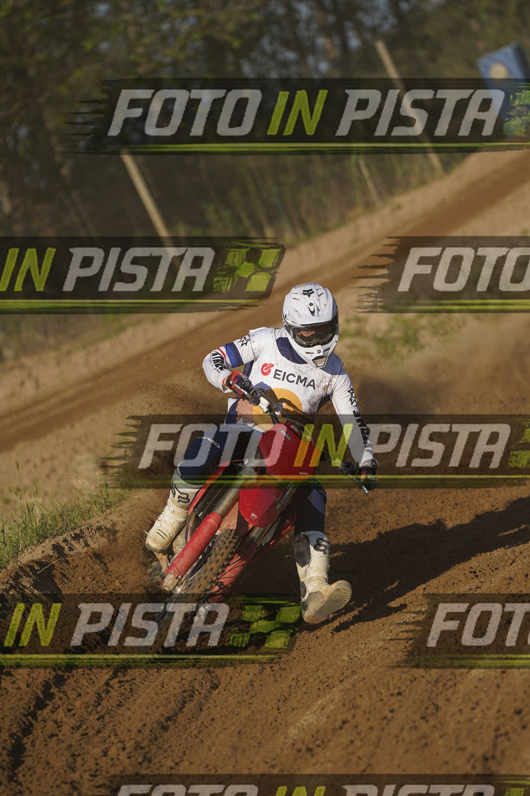 EICMA 19-09 17:00-18:00 · DOS01367