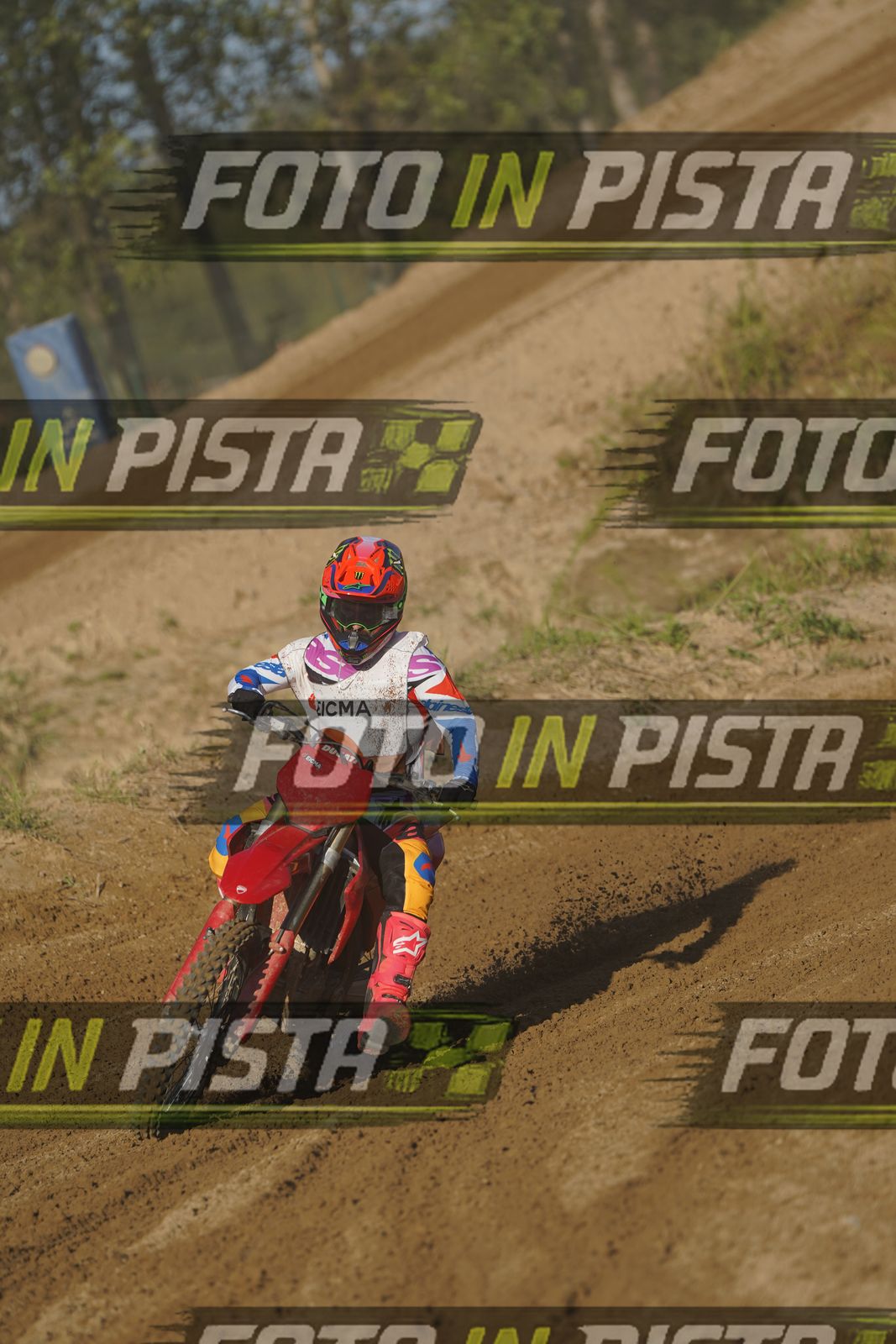 EICMA 19-09 17:00-18:00 · DOS01371