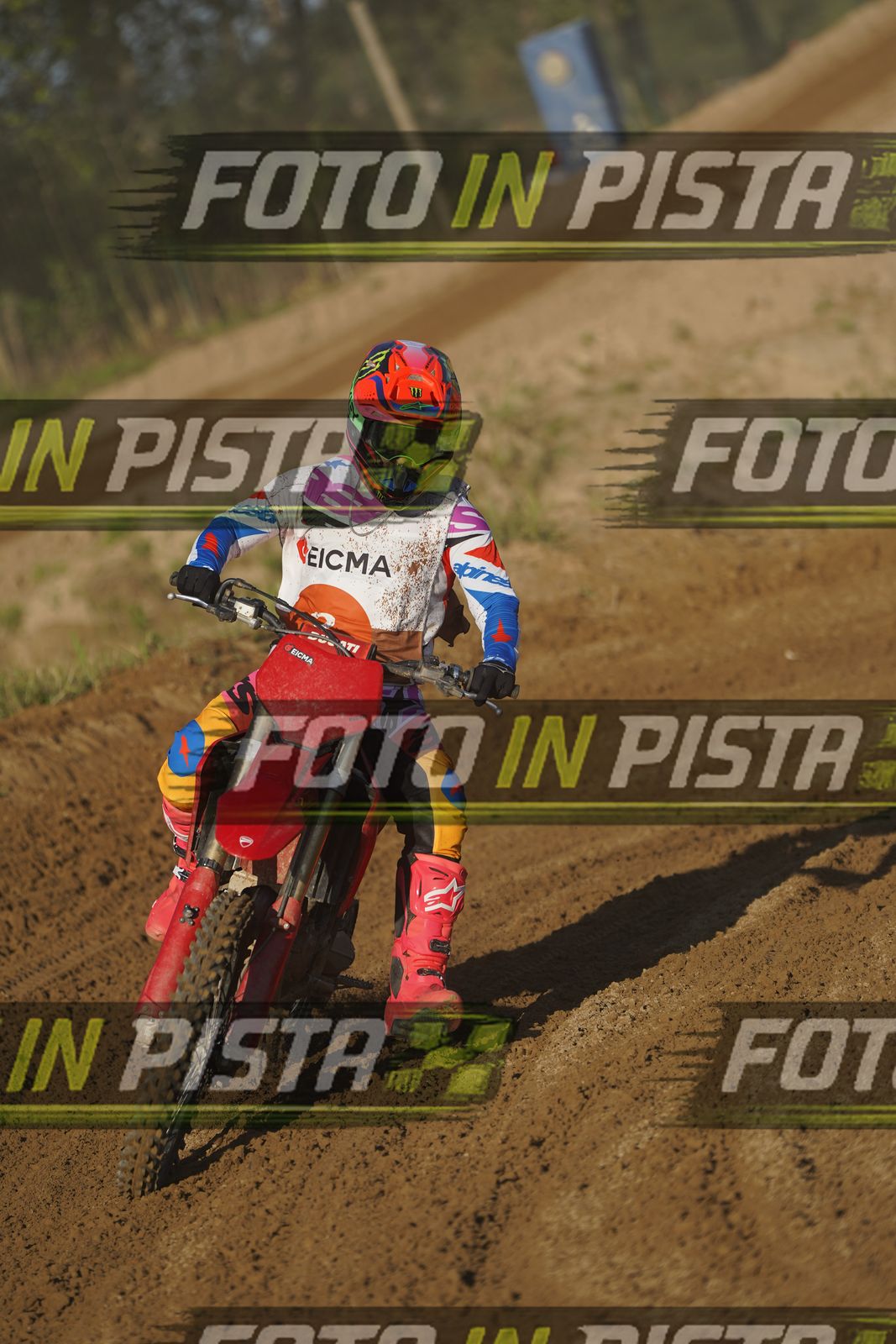 EICMA 19-09 17:00-18:00 · DOS01373