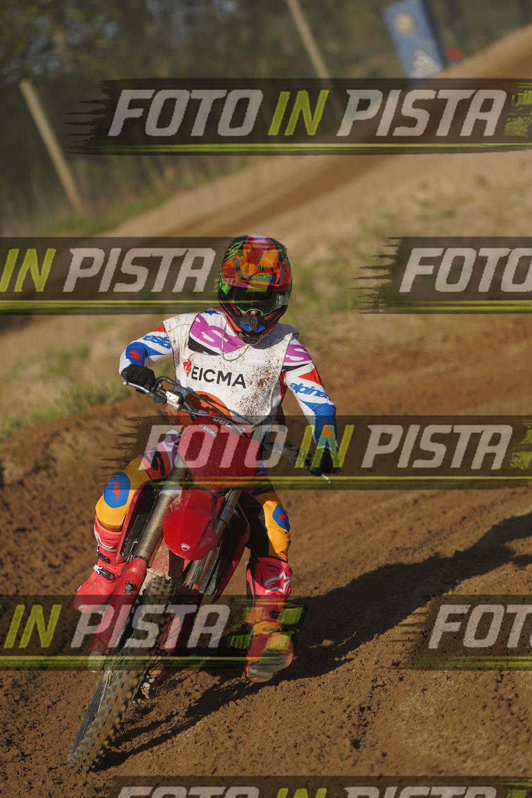 EICMA 19-09 17:00-18:00 · DOS01374