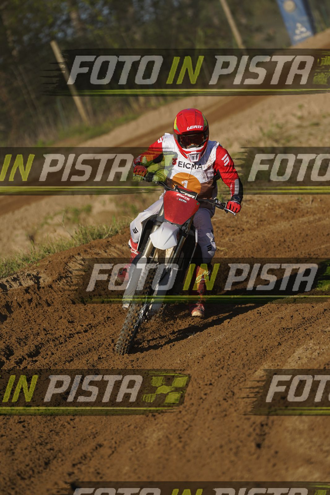 EICMA 19-09 17:00-18:00 · DOS01395