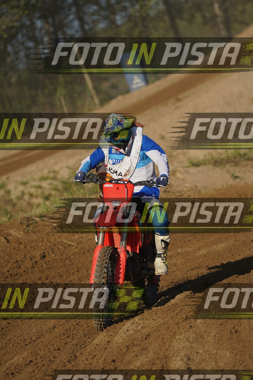 EICMA 19-09 17:00-18:00 · DOS01397