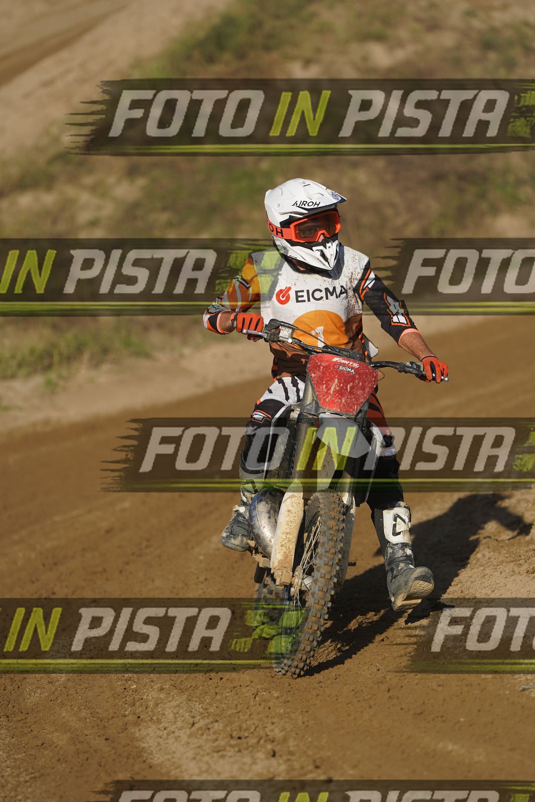 EICMA 19-09 17:00-18:00 · DOS01400