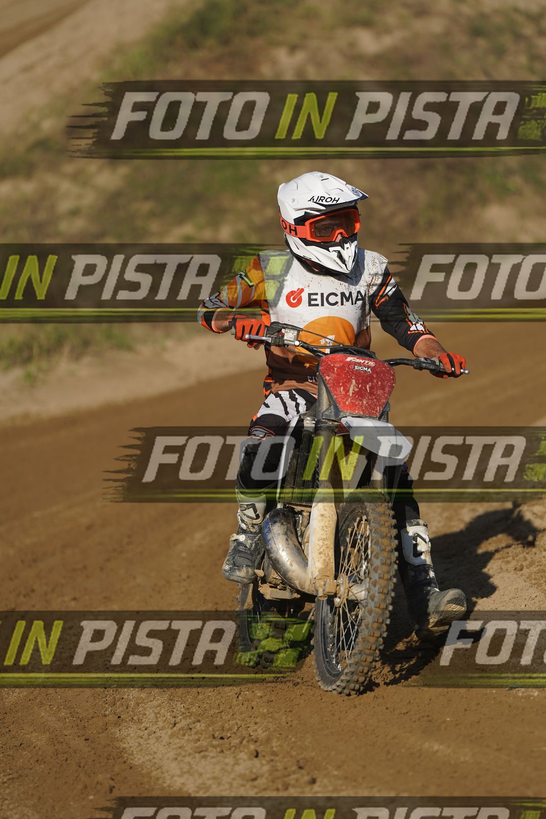 EICMA 19-09 17:00-18:00 · DOS01401