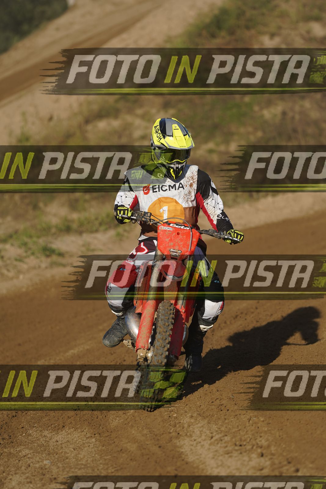 EICMA 19-09 17:00-18:00 · DOS01402