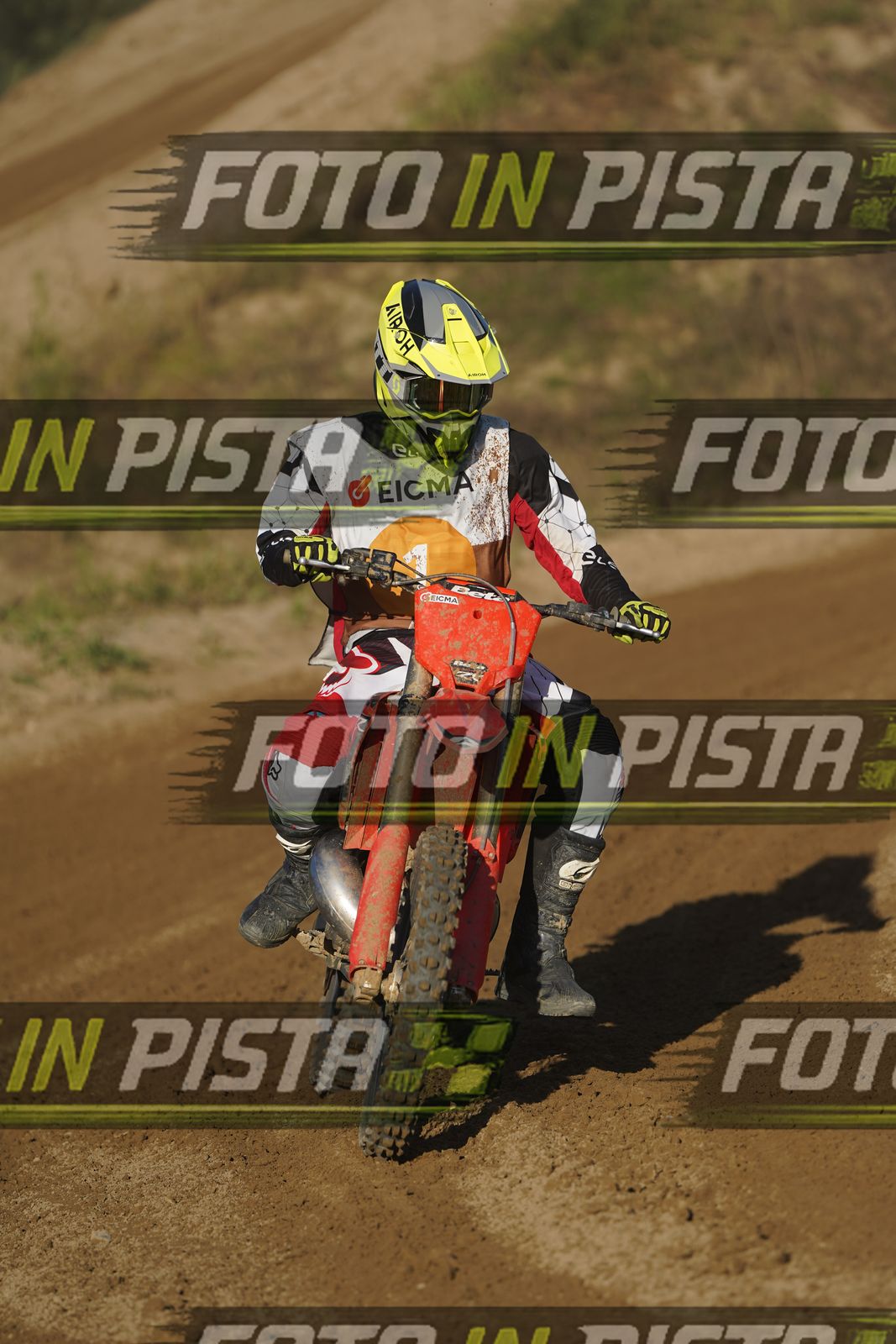 EICMA 19-09 17:00-18:00 · DOS01403