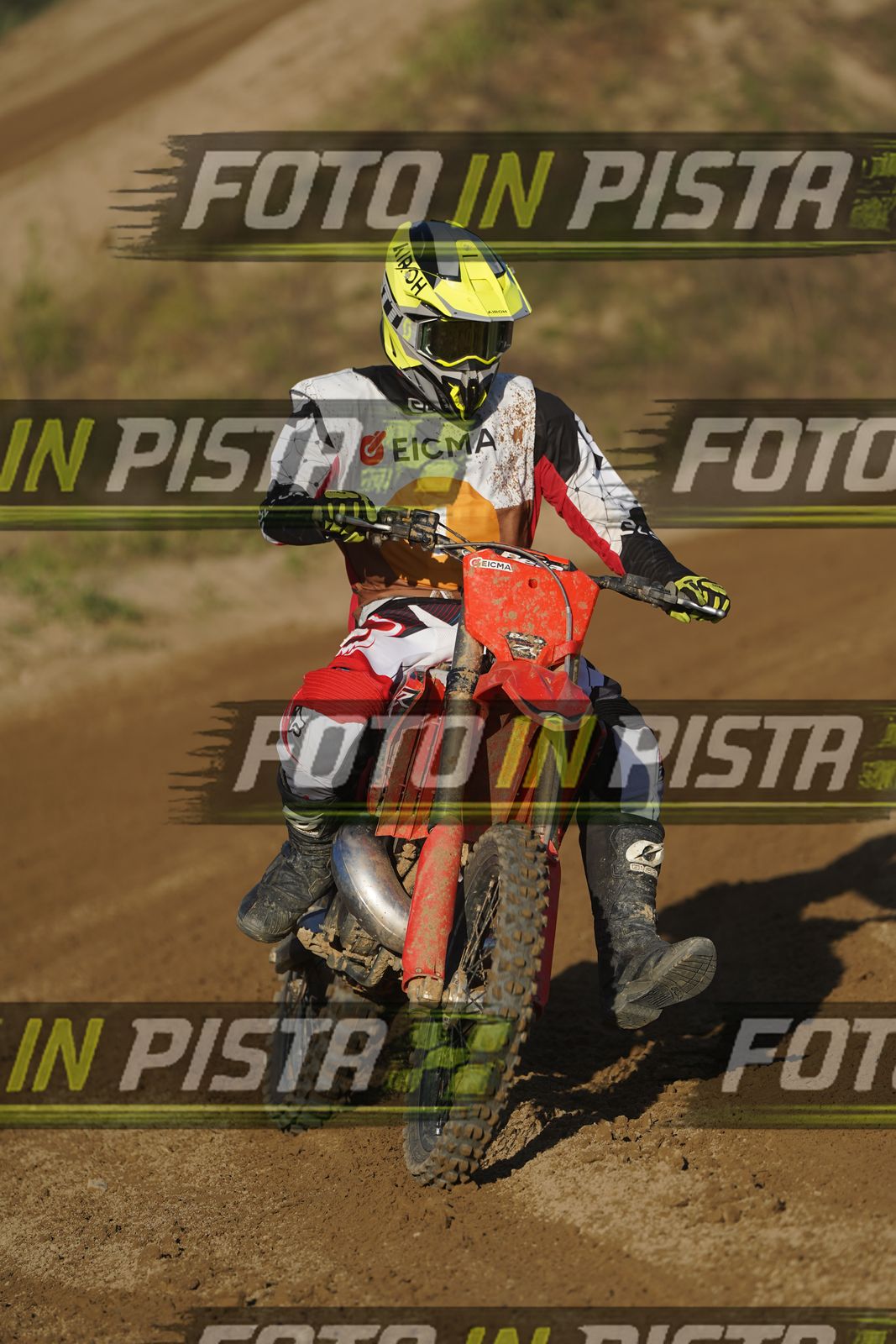 EICMA 19-09 17:00-18:00 · DOS01404