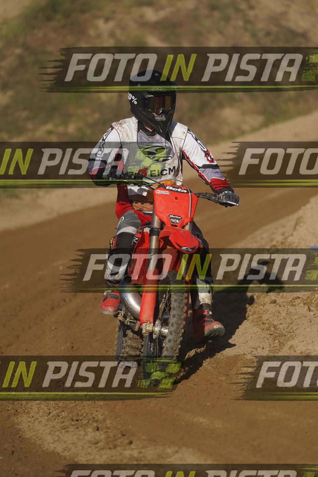 EICMA 19-09 17:00-18:00 · DOS01411