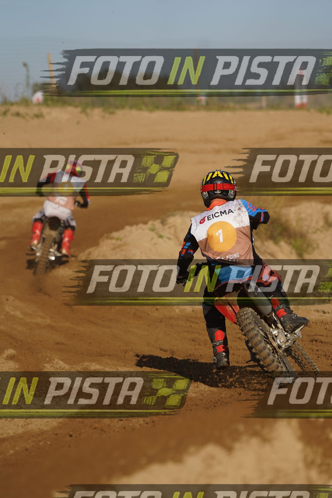 EICMA 19-09 17:00-18:00 · DOS01443