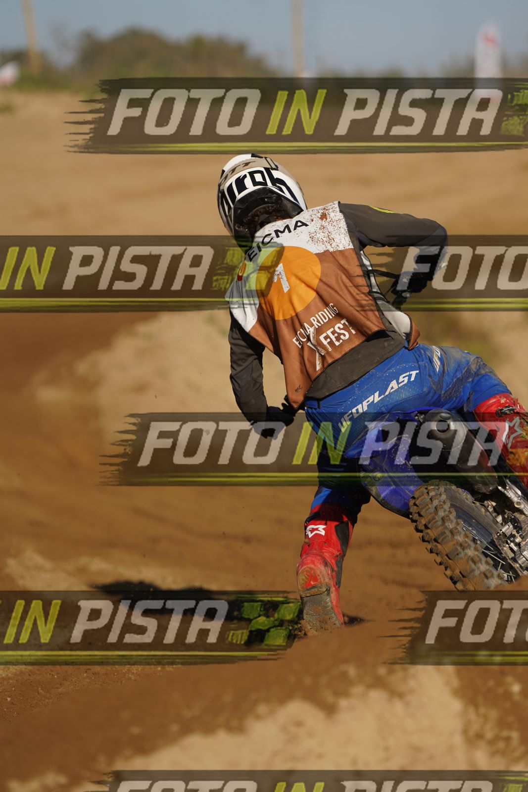 EICMA 19-09 17:00-18:00 · DOS01448