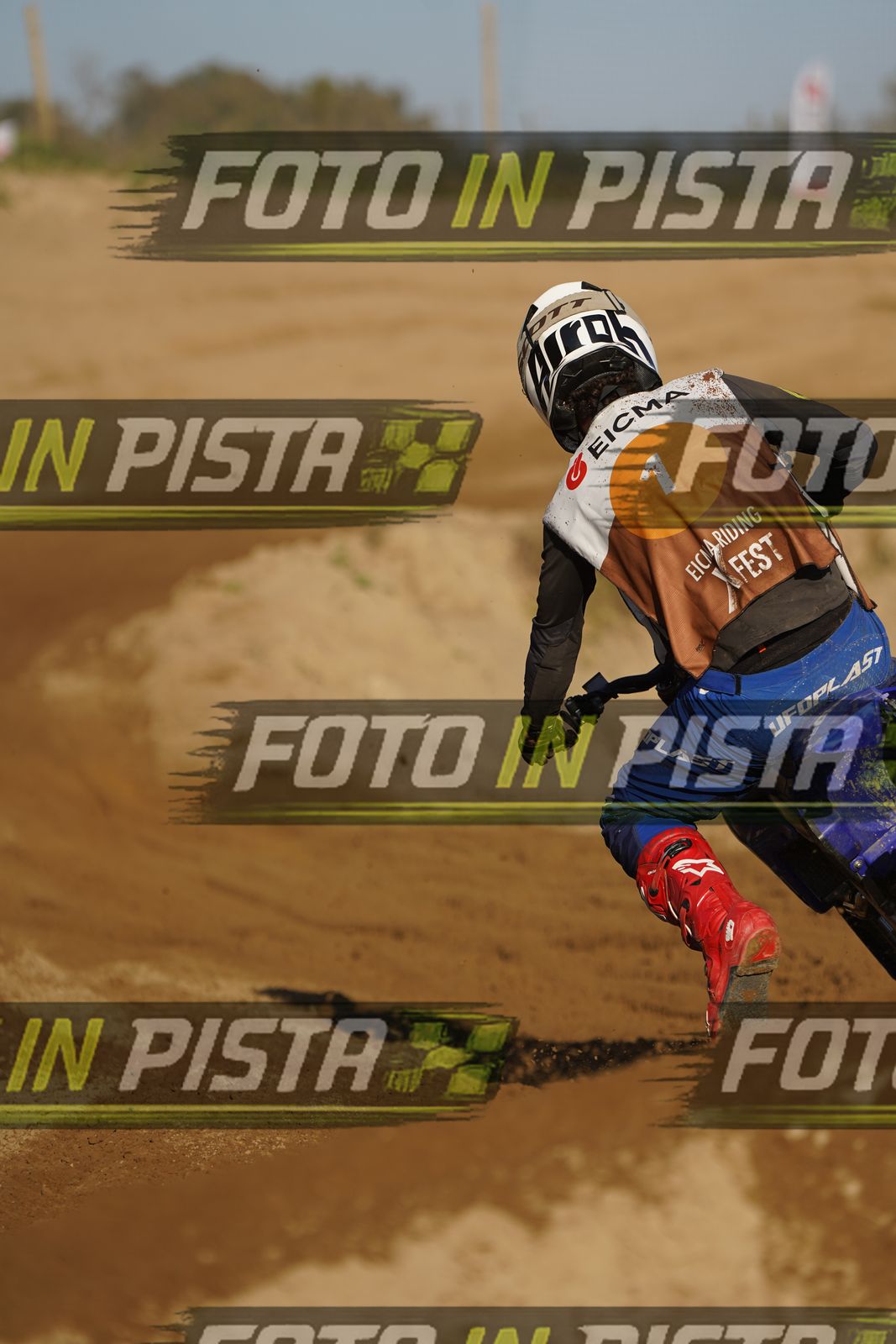EICMA 19-09 17:00-18:00 · DOS01449