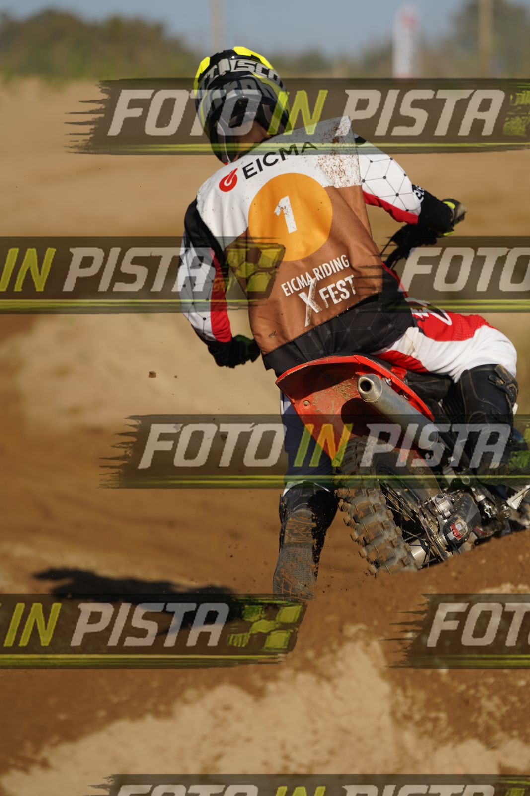 EICMA 19-09 17:00-18:00 · DOS01453
