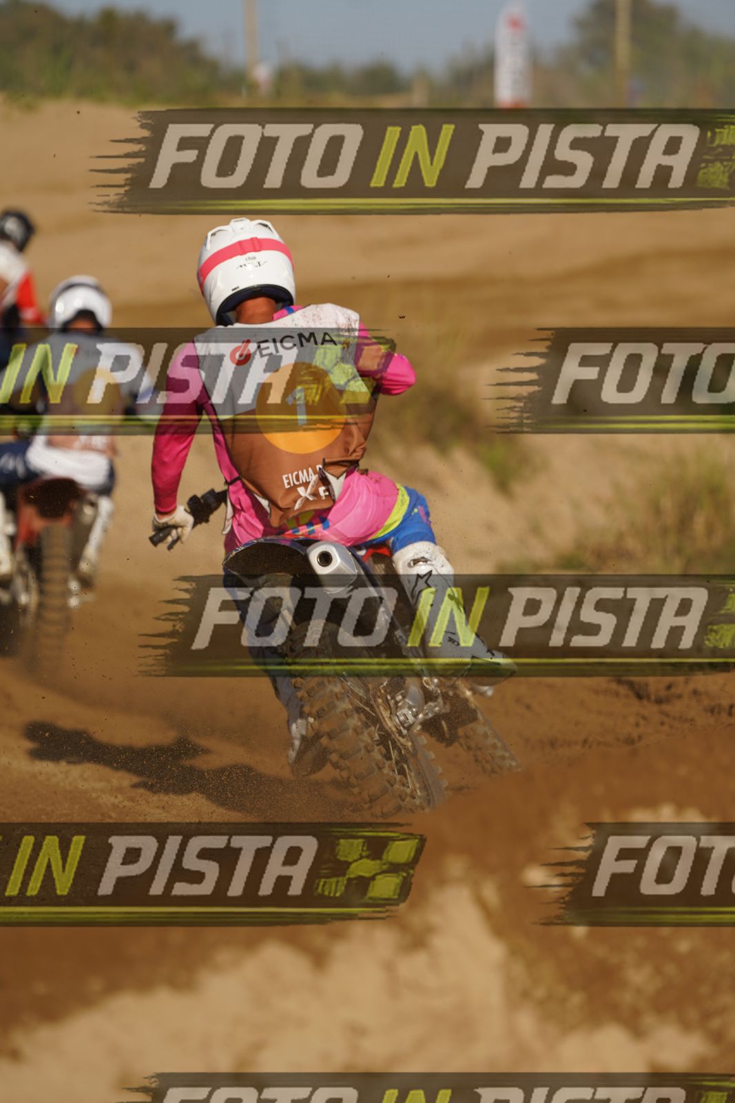 EICMA 19-09 17:00-18:00 · DOS01474