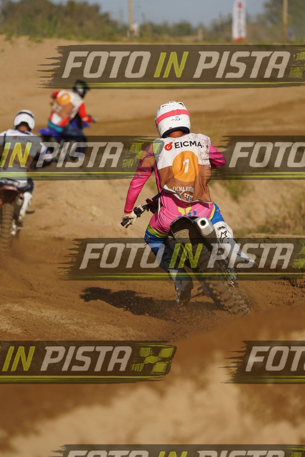 EICMA 19-09 17:00-18:00 · DOS01476