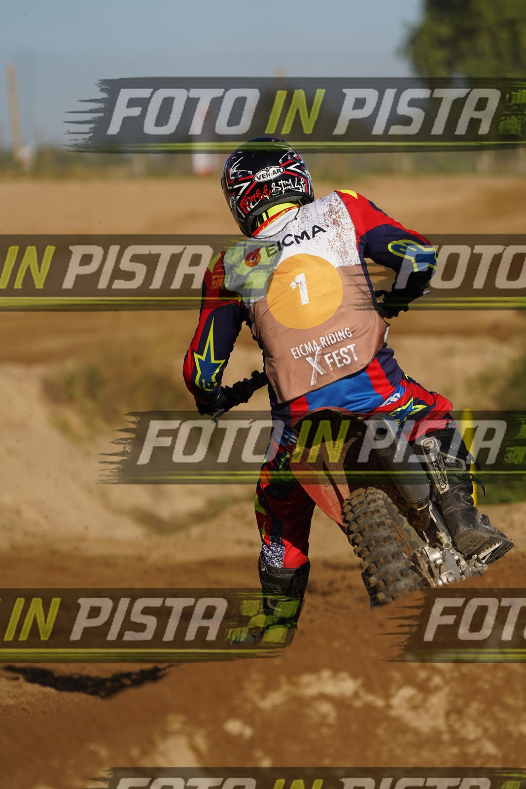 EICMA 19-09 17:00-18:00 · DOS01482