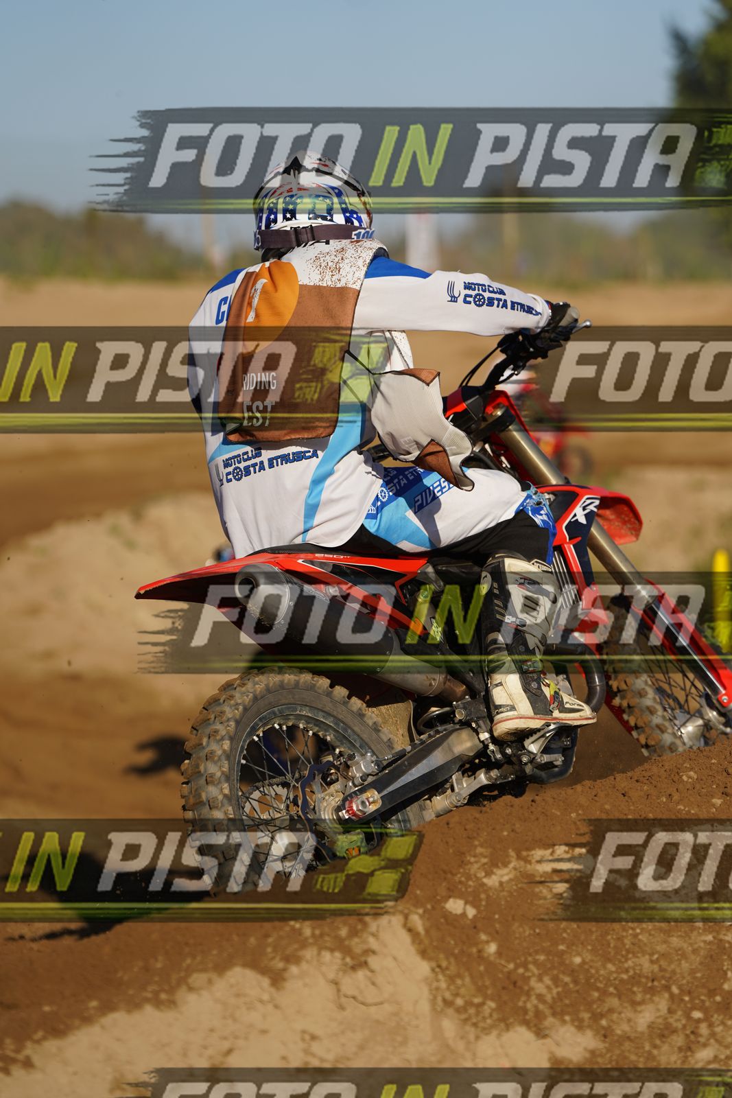 EICMA 19-09 17:00-18:00 · DOS01487