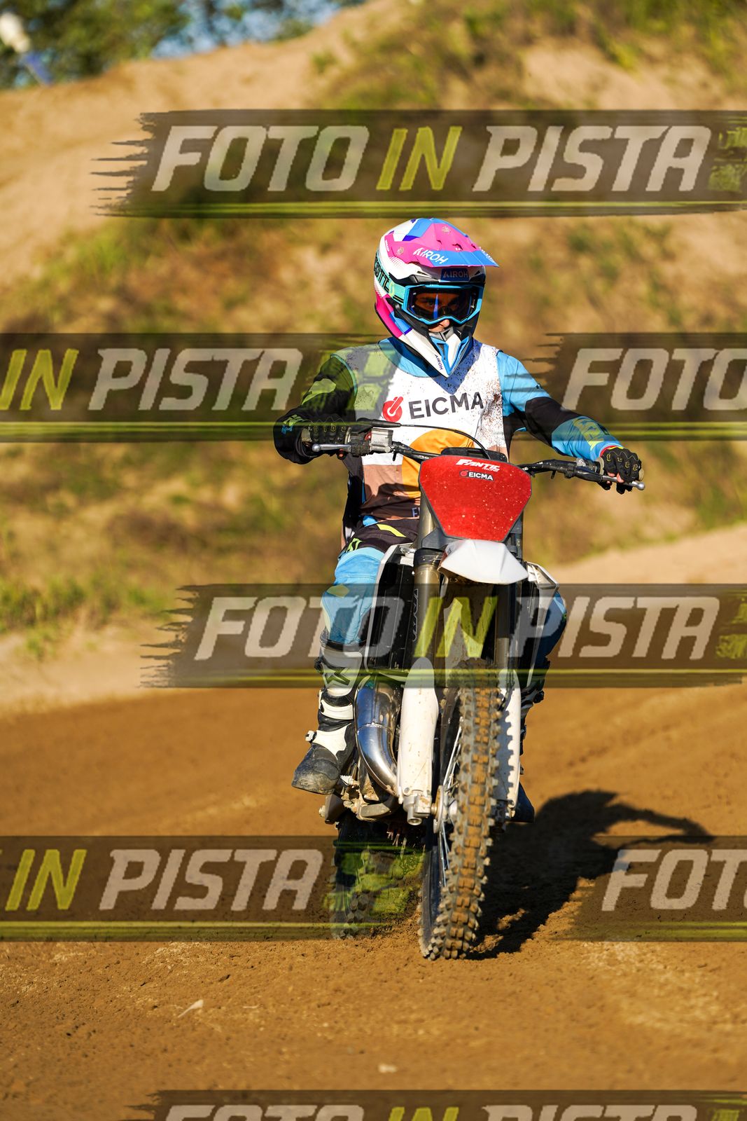 EICMA 19-09 17:00-18:00 · DOS01527