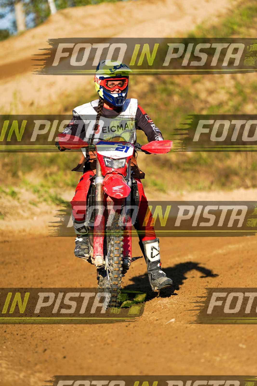 EICMA 19-09 17:00-18:00 · DOS01528