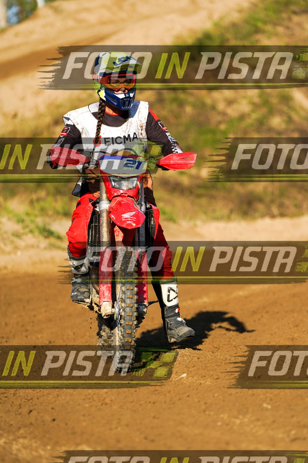 EICMA 19-09 17:00-18:00 · DOS01529