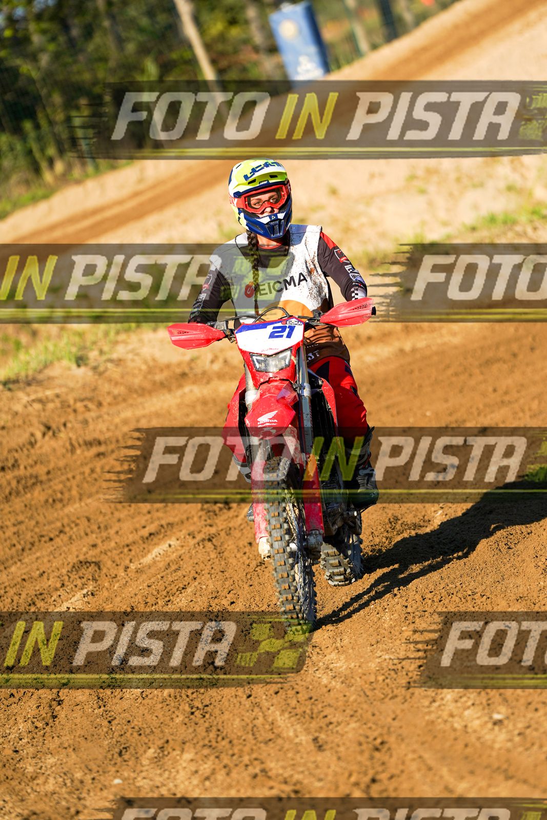 EICMA 19-09 17:00-18:00 · DOS01531