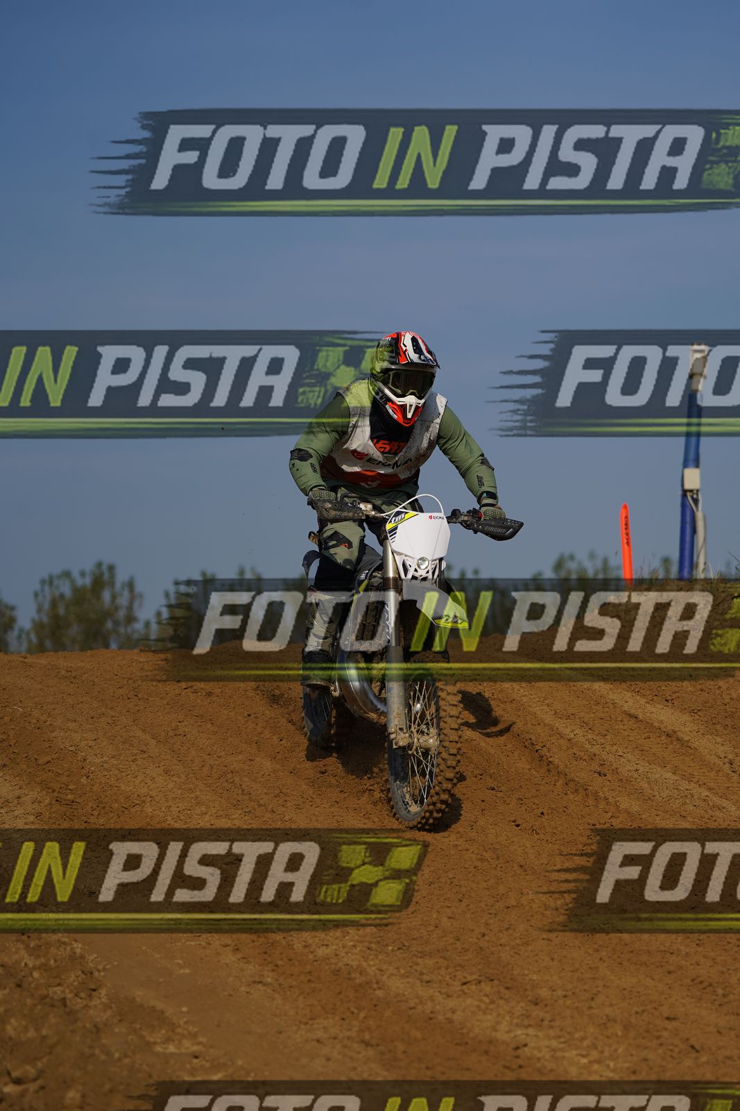 EICMA 20-09 10:00-11:00 · DOS01570