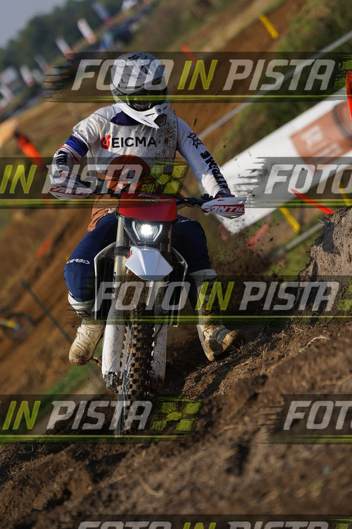 EICMA 20-09 10:00-11:00 · DOS01635
