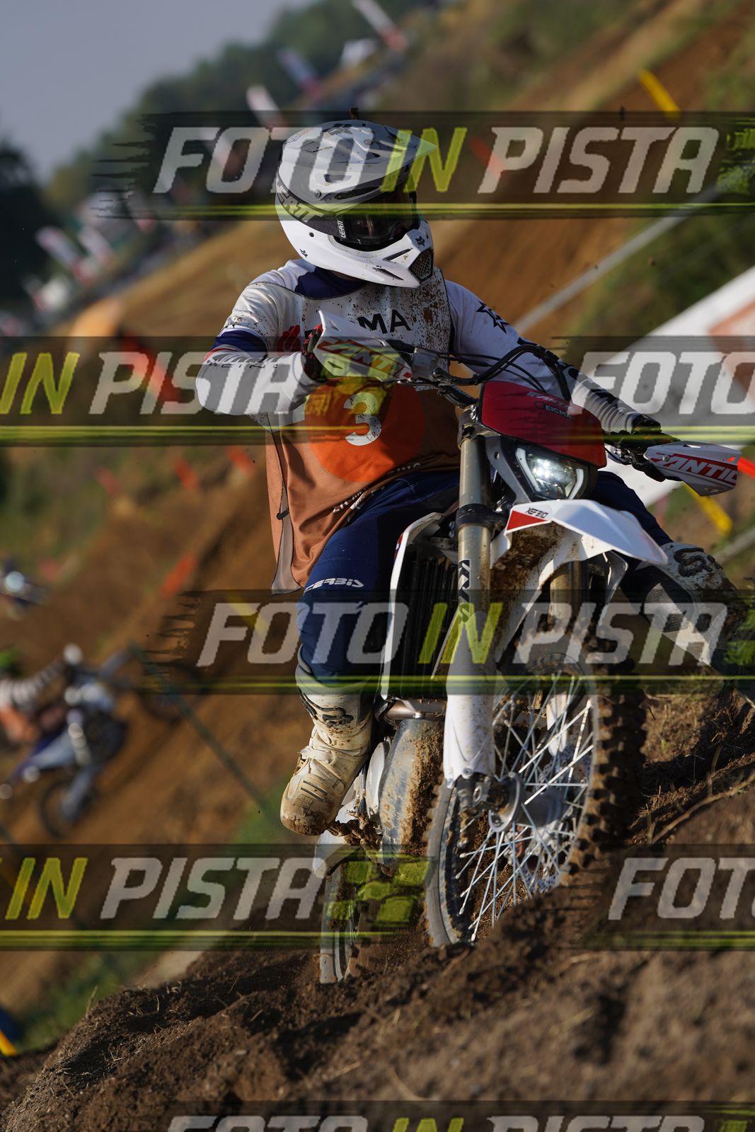 EICMA 20-09 10:00-11:00 · DOS01637