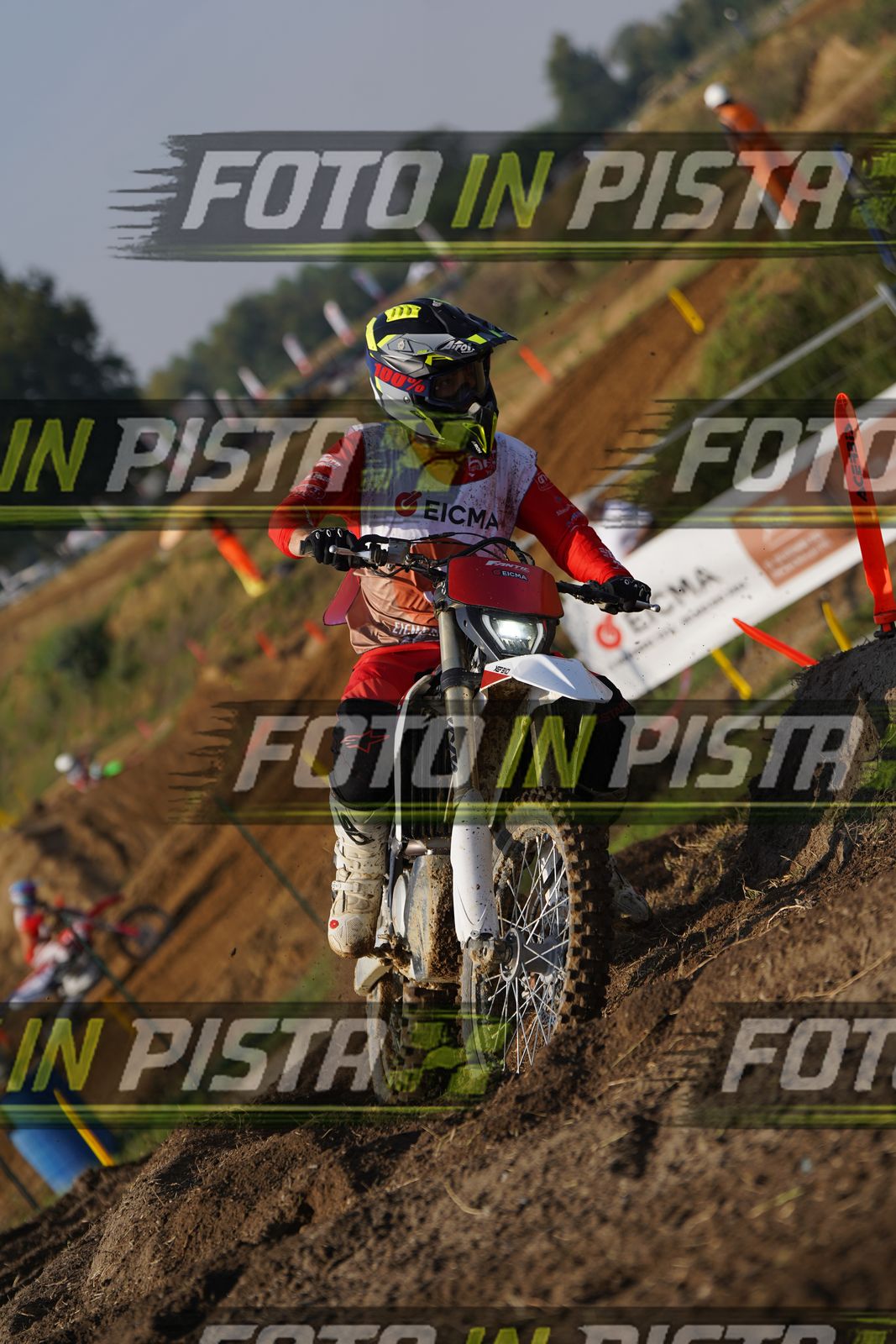 EICMA 20-09 10:00-11:00 · DOS01649