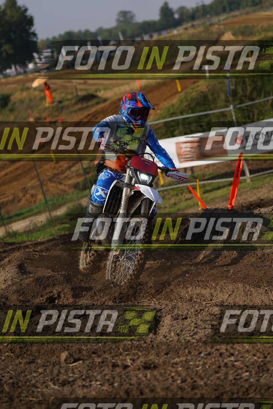 EICMA 20-09 10:00-11:00 · DOS01674