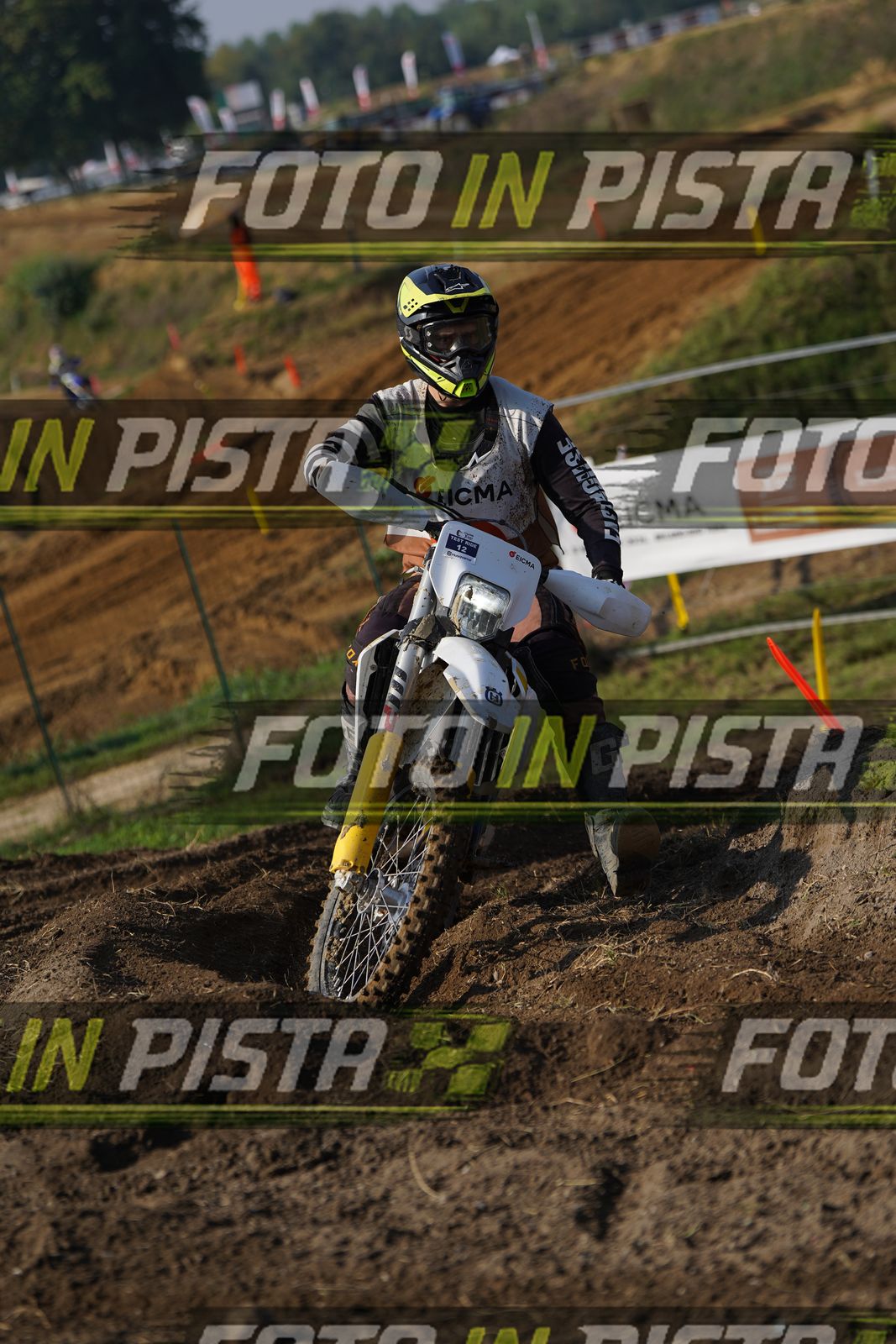 EICMA 20-09 10:00-11:00 · DOS01679