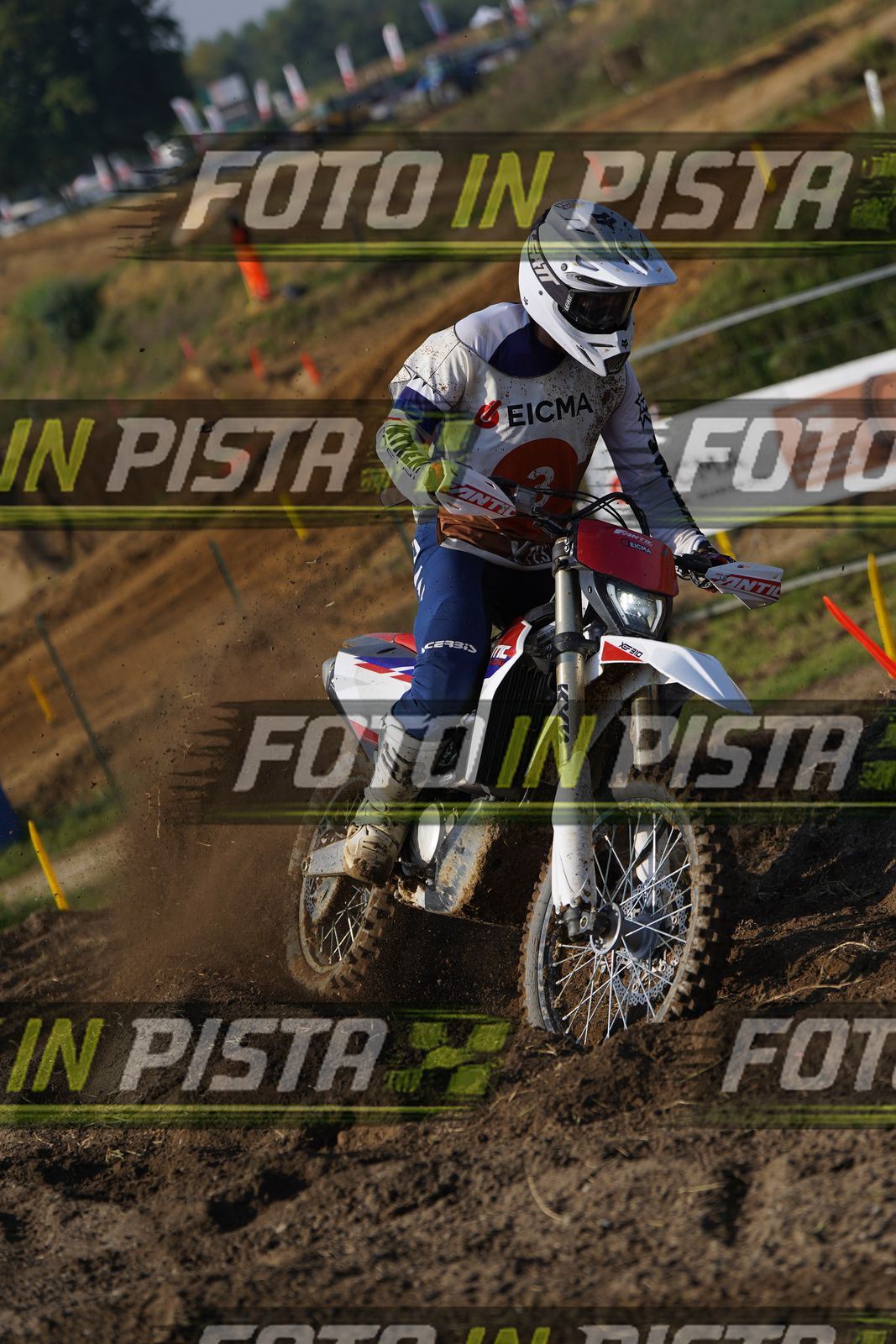 EICMA 20-09 10:00-11:00 · DOS01697