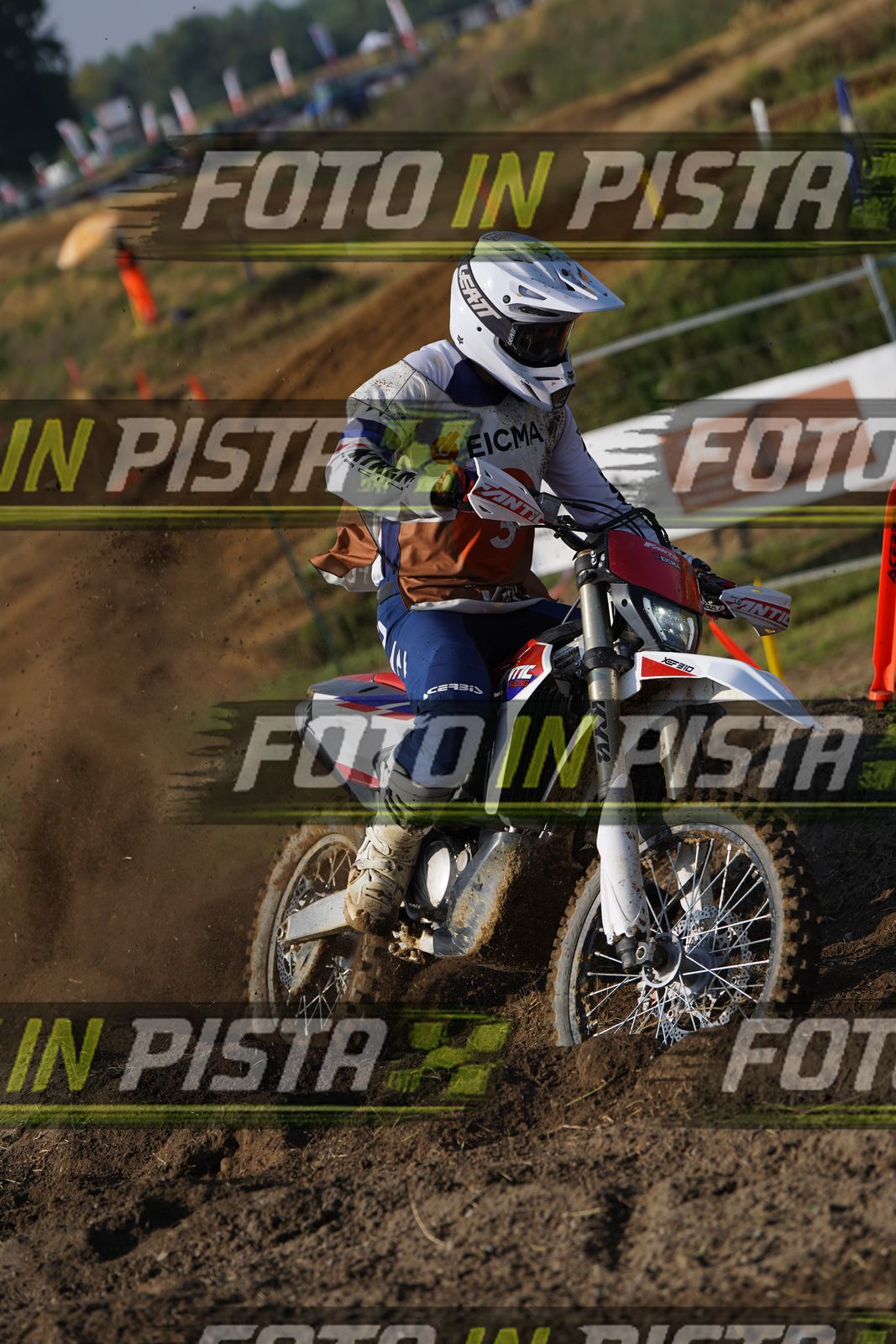 EICMA 20-09 10:00-11:00 · DOS01698