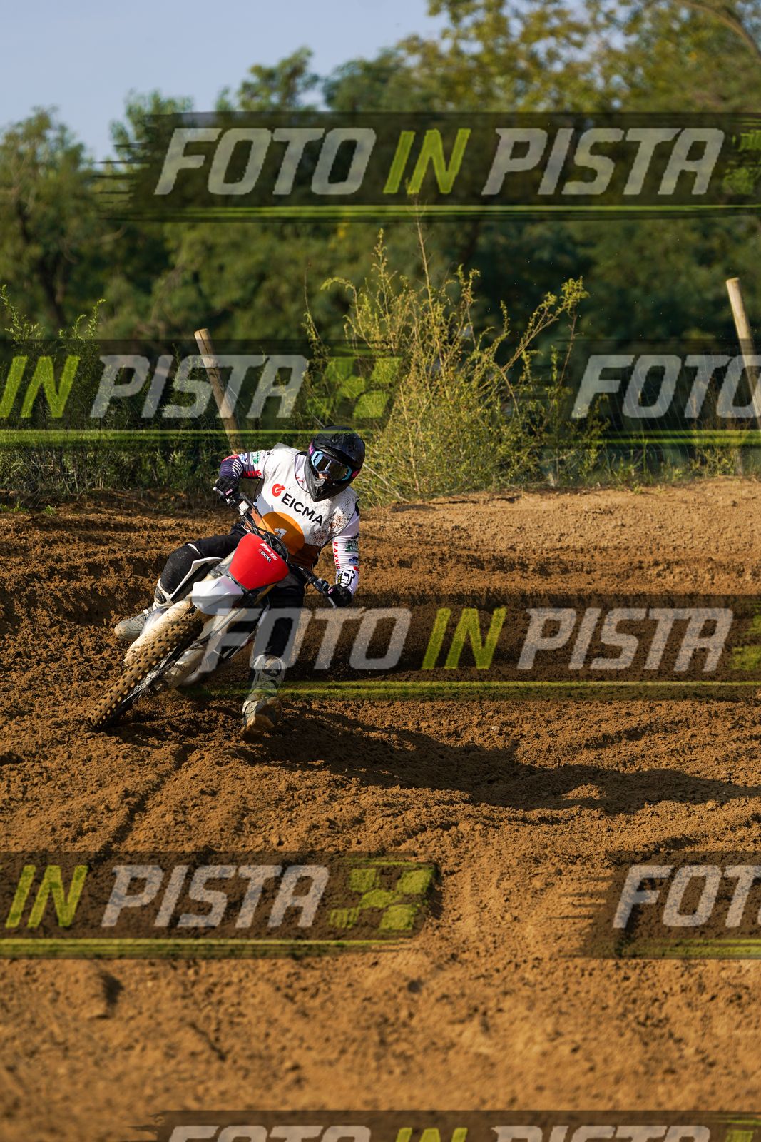 EICMA 20-09 11:00-12:00 · DOS01895