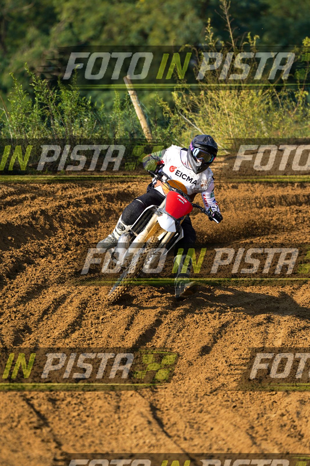 EICMA 20-09 11:00-12:00 · DOS01954