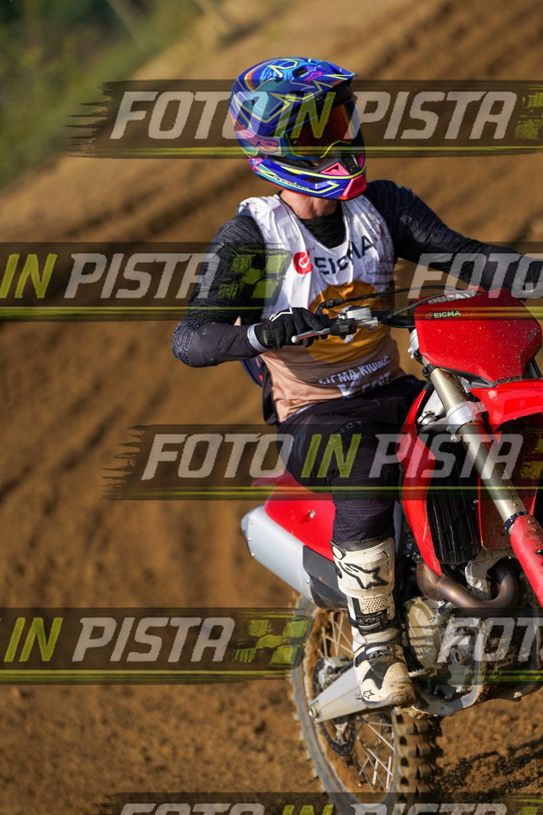 EICMA 20-09 11:00-12:00 · DOS02069