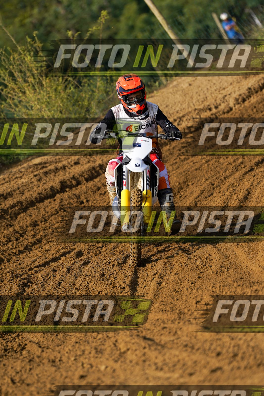EICMA 20-09 11:00-12:00 · DOS02147