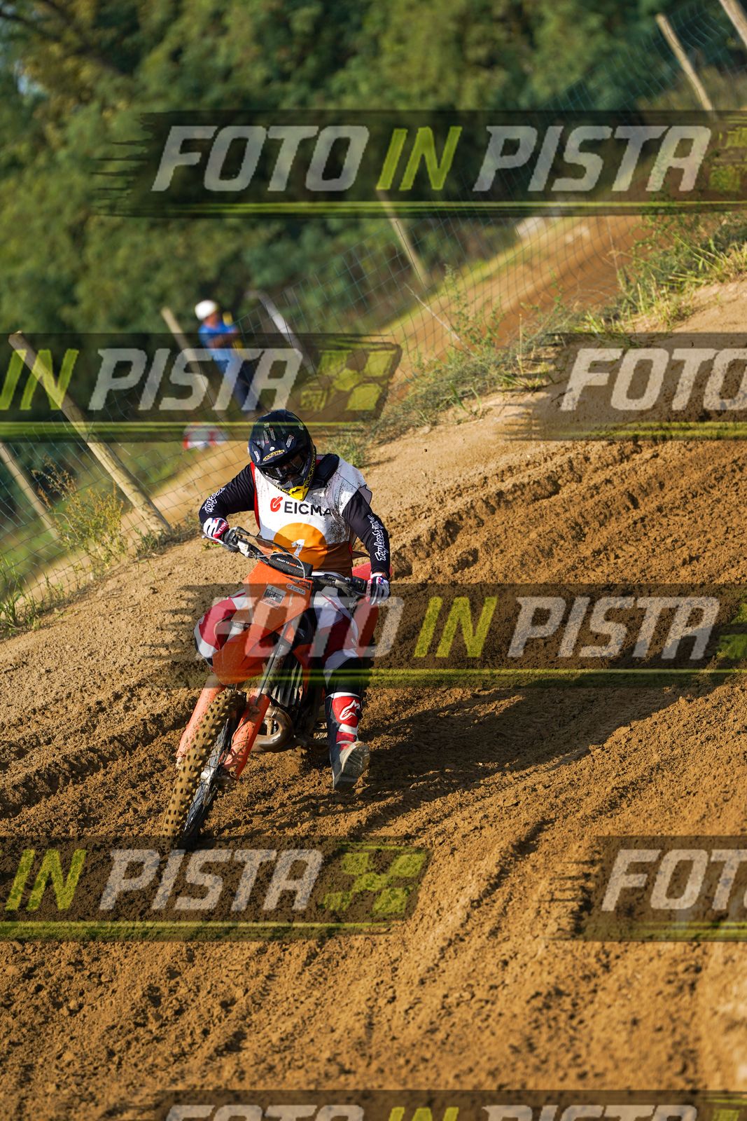EICMA 20-09 11:00-12:00 · DOS02167