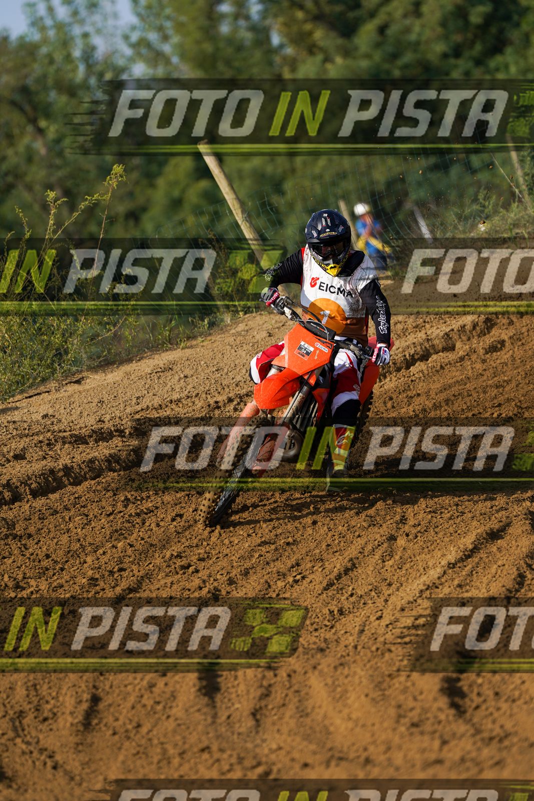 EICMA 20-09 11:00-12:00 · DOS02215