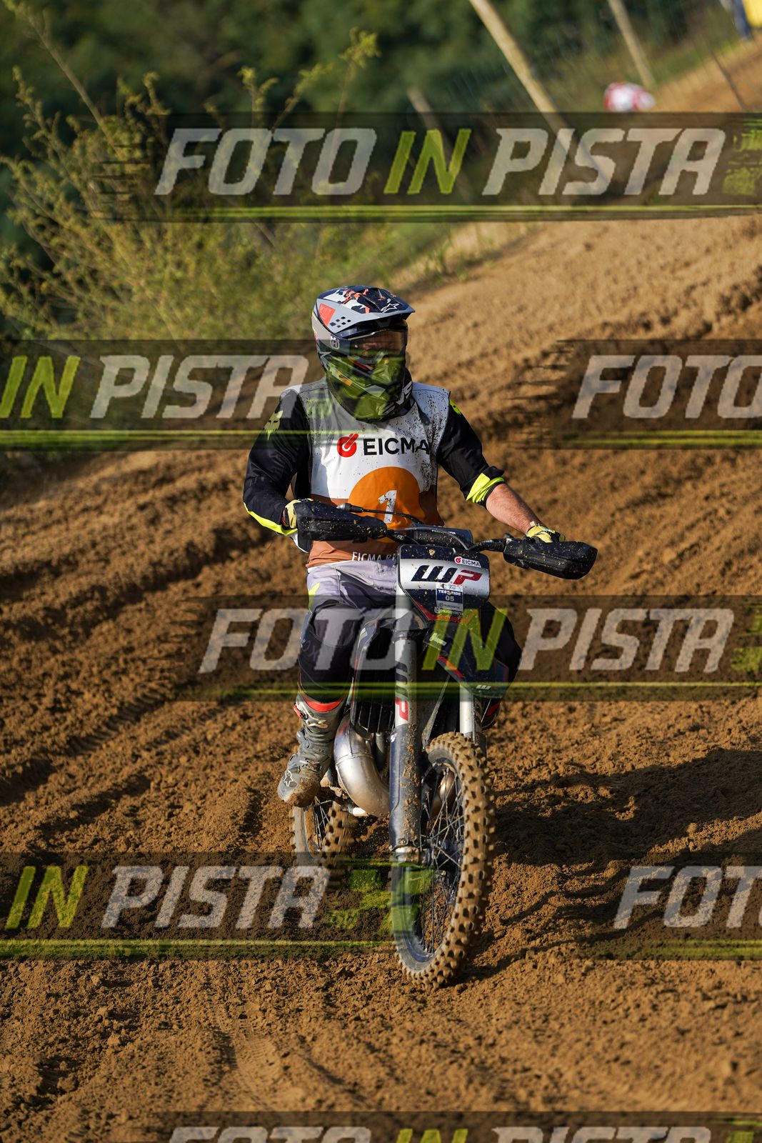 EICMA 20-09 11:00-12:00 · DOS02266