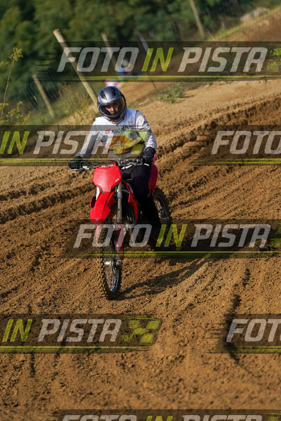 EICMA 20-09 11:00-12:00 · DOS02288